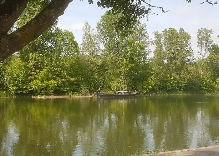 בית אירוח Privee Des 2 Clochers Vernantes