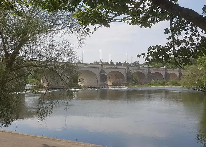 בית אירוח Privee Des 2 Clochers Vernantes