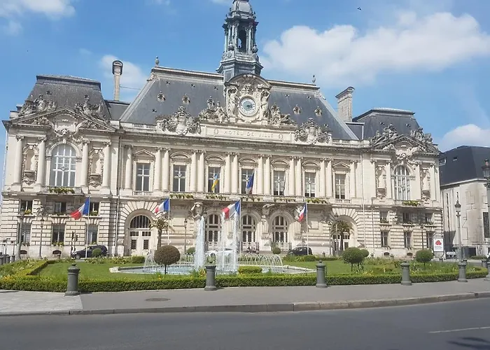 Privee Des 2 Clochers Vernantes